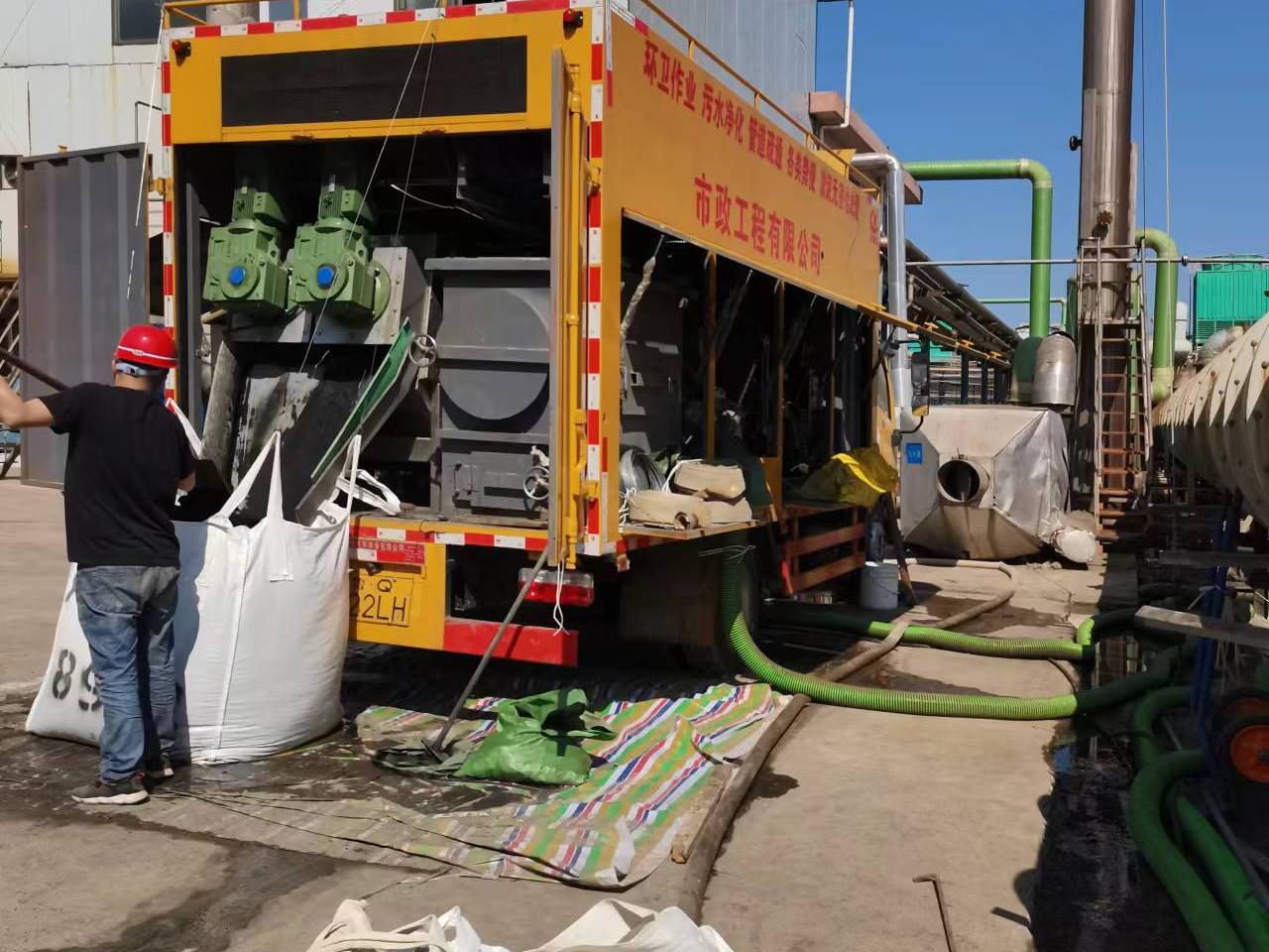 南部淤泥压干处理